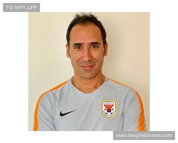 巴萨名宿拉尔森白发亮相引热议球迷感叹时光飞逝仍显优雅风采 巴萨名宿拉尔森白发亮相引热议球迷感叹时光飞逝仍显优雅风采