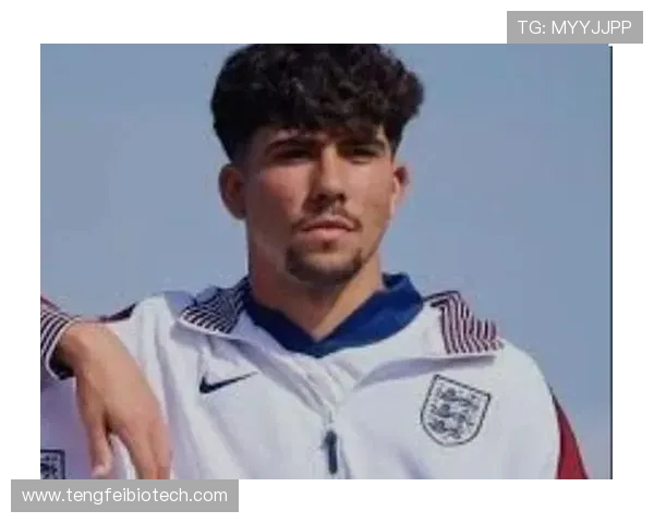 皇家社会官宣与中场新星卡沃内利完成续约合同延长至2028年 皇家社会官宣与中场新星卡沃内利完成续约合同延长至2028年